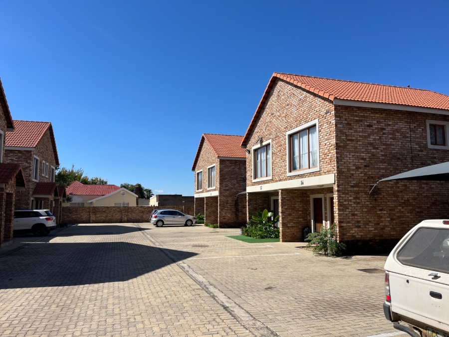 2 Bedroom Property for Sale in Potchefstroom South North West